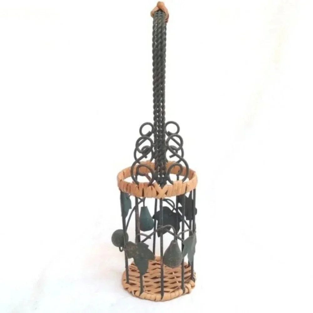 Rattan Metal Wine Bottle Holder Basket Vine Leaves Decor Present Gift Summer
